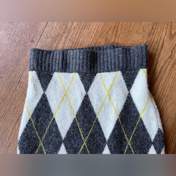 Pringle of Scotland H&M knit set Sweater Medium and skirt Small - Picture 8 of 15